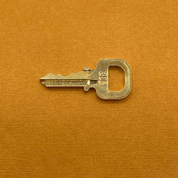 Louis Vuitton Gold Tone Cadena Key #306 For Speedy Alma Lock LV 🔑 - Picture 10 of 13
